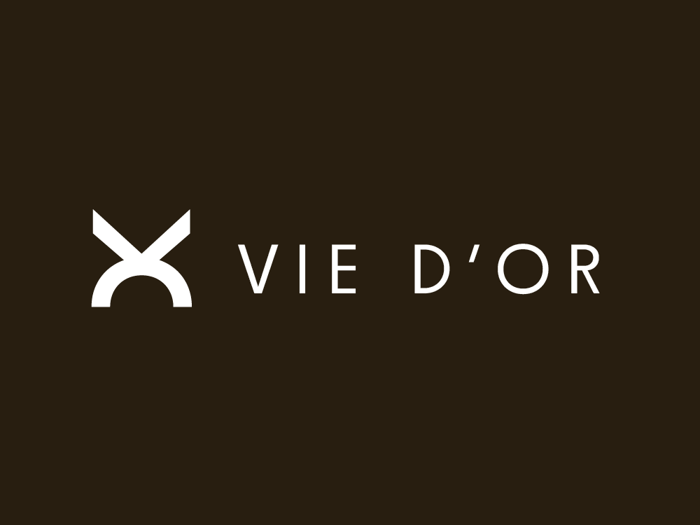 Vie d’Or example for jewelry logo in all caps